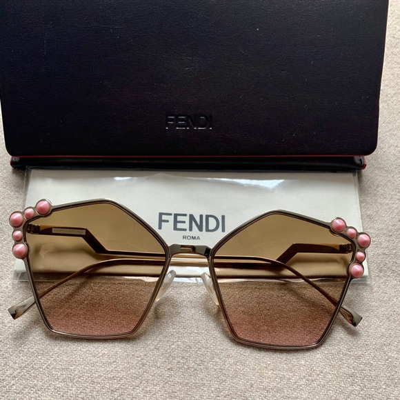FENDI Studded pentagon-frame rose gold sunglasses - Picture 2 of 7
